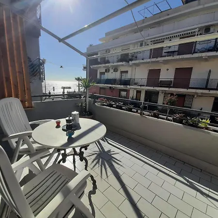 Apartment Casa Carolina, A 20 Metri Dal Mare In Pieno Centro